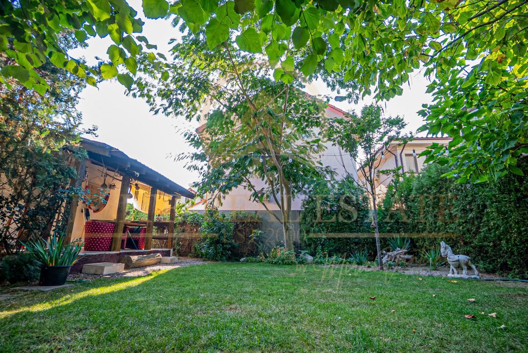 Viluta cocheta cu curte frumoasa in Mamaia Sat! - Poză 4