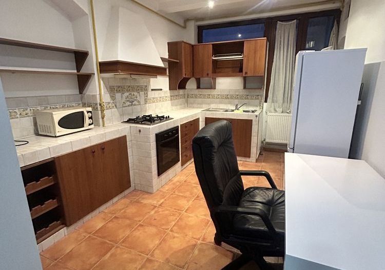 Apartament spatios si mobilat, 2 (doua) camere- piata romana - Poză 3