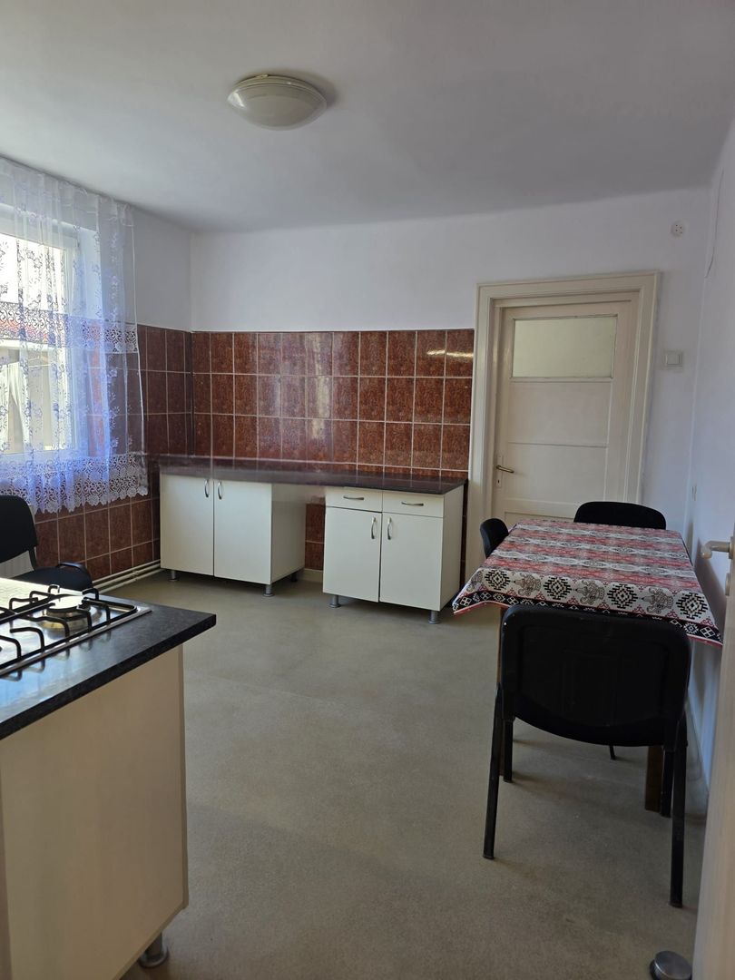 CASA  DE ÎNCHIRIAT 3 CAMERE IDEALA PENTRU SEDIU FIRMA SAU LOCUINTA - Poză 11