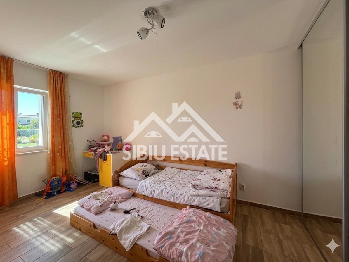 Apartament 3 camere cu grădină 100 mp.  loc de parcare-Calea Cisnadiei - Poză 6