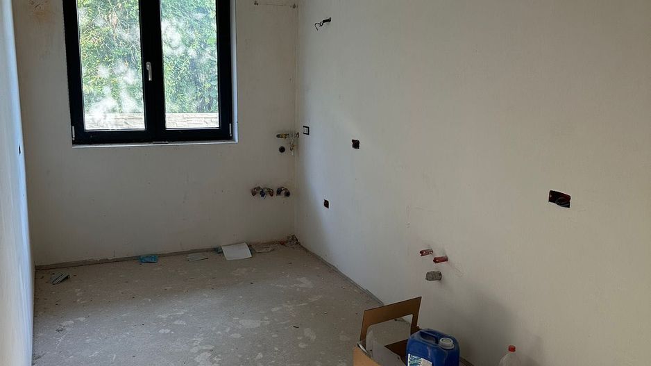 Vând apartament cu două camere - Poză 3