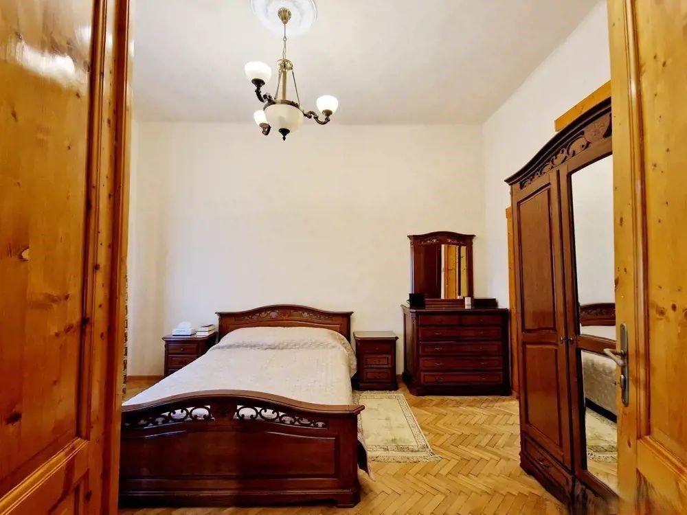 Sinaia | 3 Camere | Cladire Istorica situata pe Malul Begai. - Poză 2