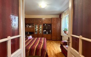 Casuta "bunicii" la 2 pasi de Calea Calarasilor - Poză 4