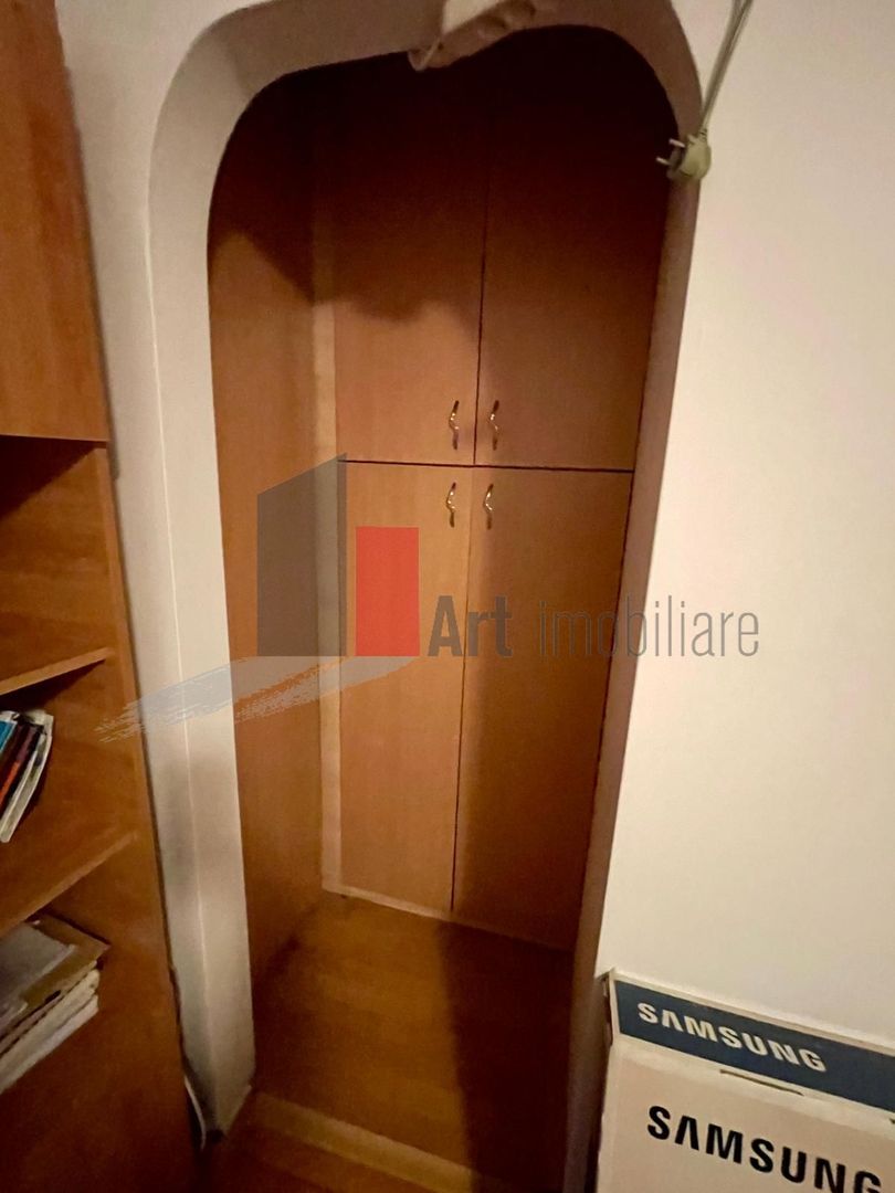 Garsoniera Pajura Spatioasa - Poză 8