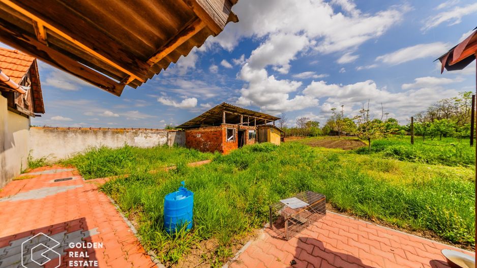 Casa situata in comuna Seitin, la cheie - Poză 31