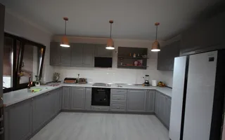 Modern si primitor - Poză 35