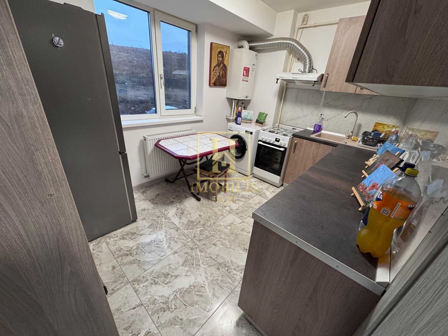 Apartament 1 camera Dec 38 mp Bucium 66500 euro. - Poză 3