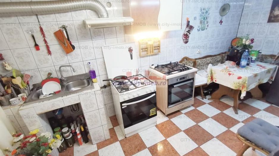 Vanzare casa Andronache - Poză 6