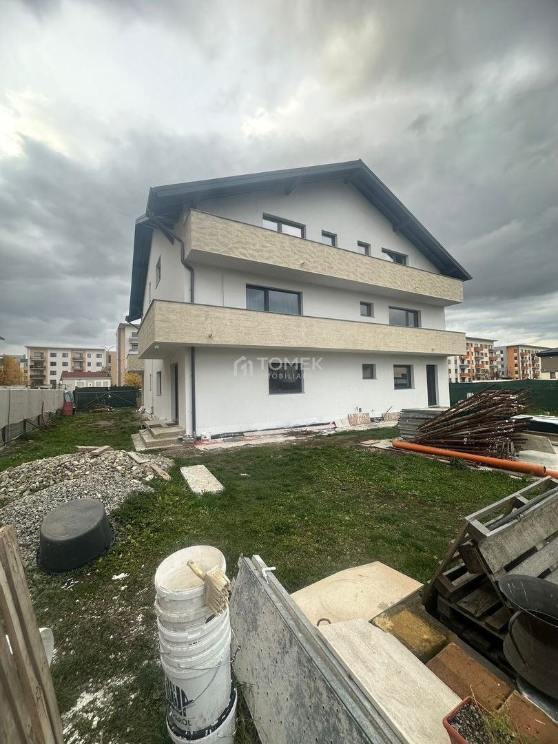Apartament 3 str.Bacovia in vila cu 6 apartamente - Poză 2