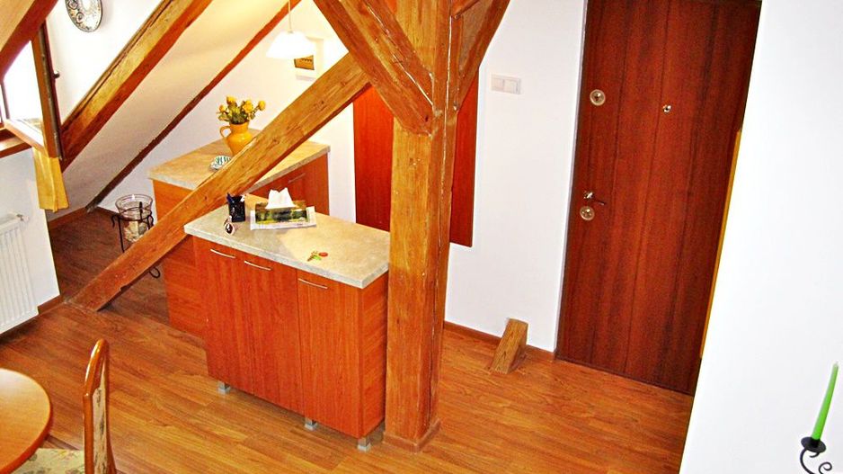 Centrul Istoric, langa Piata Sfatului, apartament 2 camere, 300 euro - Poză 4
