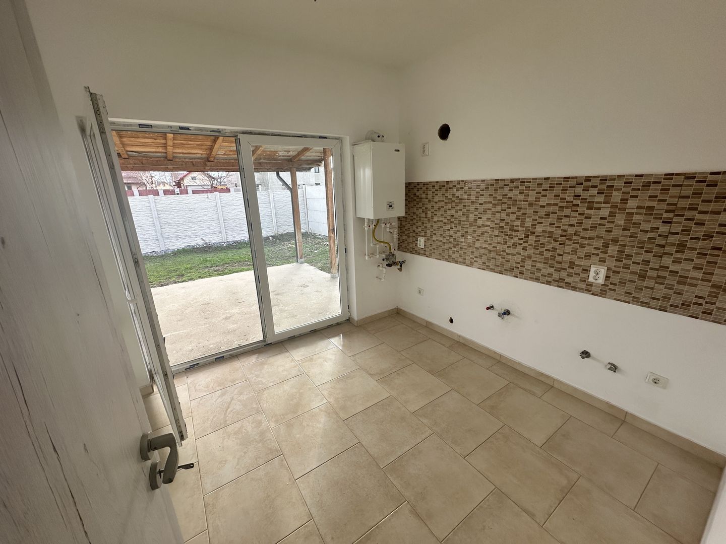 CASA INDIVIDUALA CRIZANTEMEI, PE PARTER, CURTE LIBERA 186 MP, COMIS 0% - Poză 7