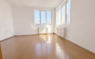 Casa cu curte comuna la 5 minute de Vivo! - Poză 7