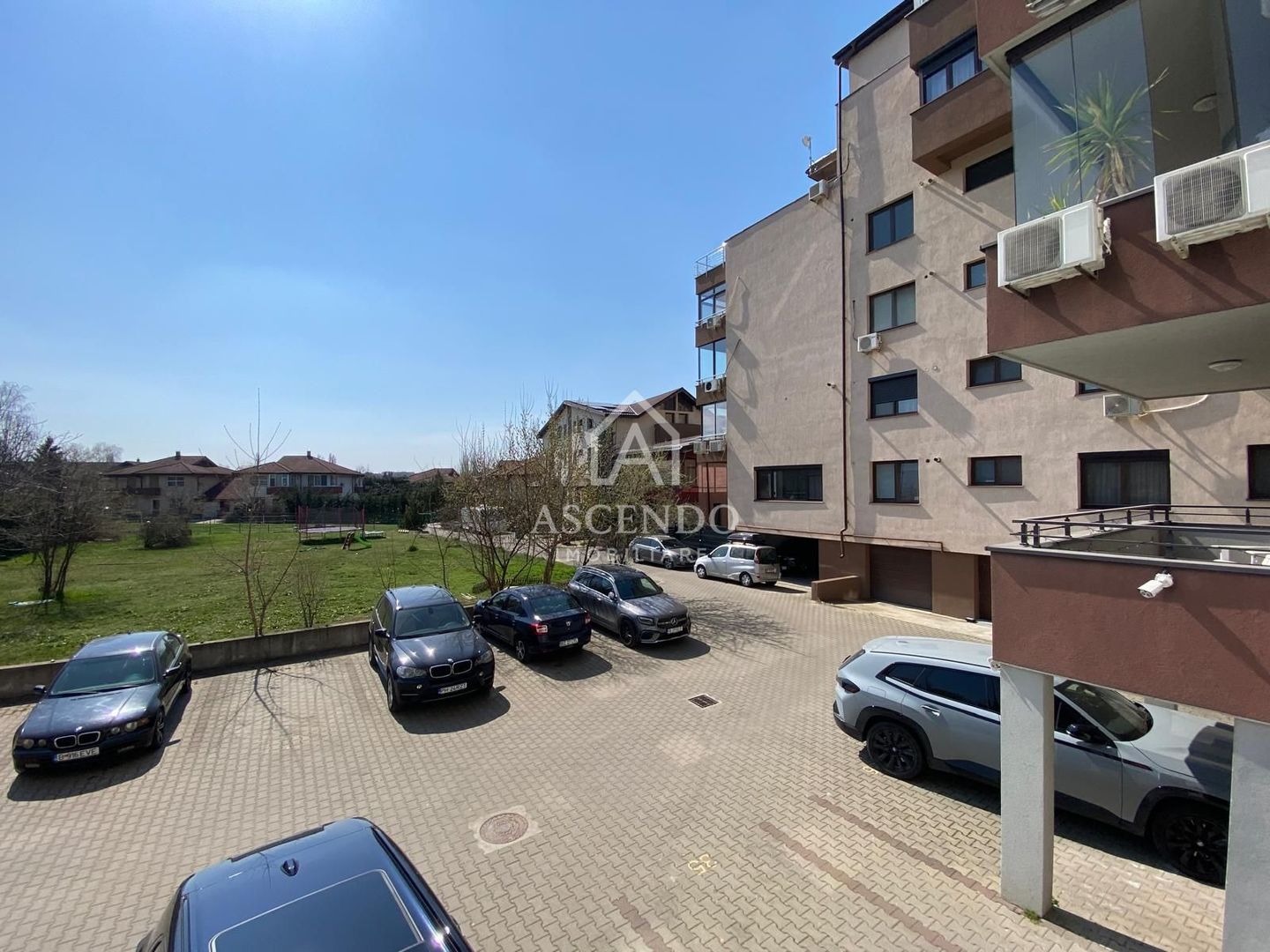 Apartament 3 camere, 2 bai premium mobilat lux , cu parcare inclusă - Poză 29
