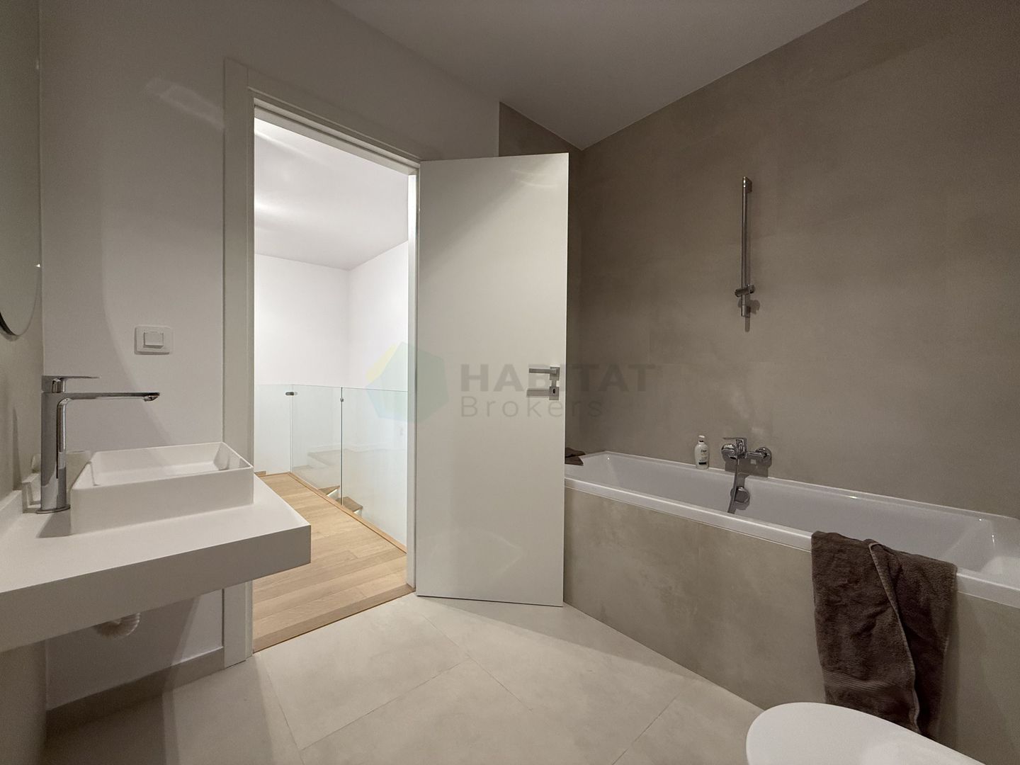 Vila urbana cu gradina langa parc in Tunari - Poză 23