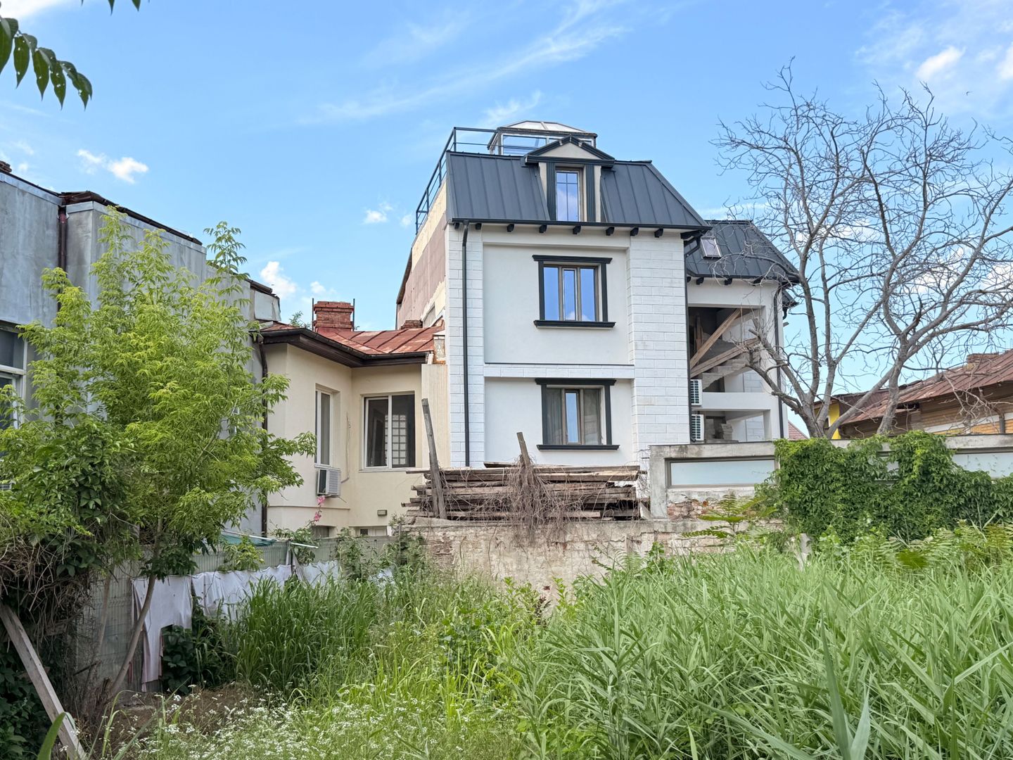APARTAMENT 67 mp UTILI , 3 CAMERE DECOMANDATE -ZONA CENTRALA - Poză 1