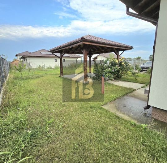 ​Casă 3 camere, 2 băi, curte generoasă 471 mp - Complex Luna, Balotești - Poză 14