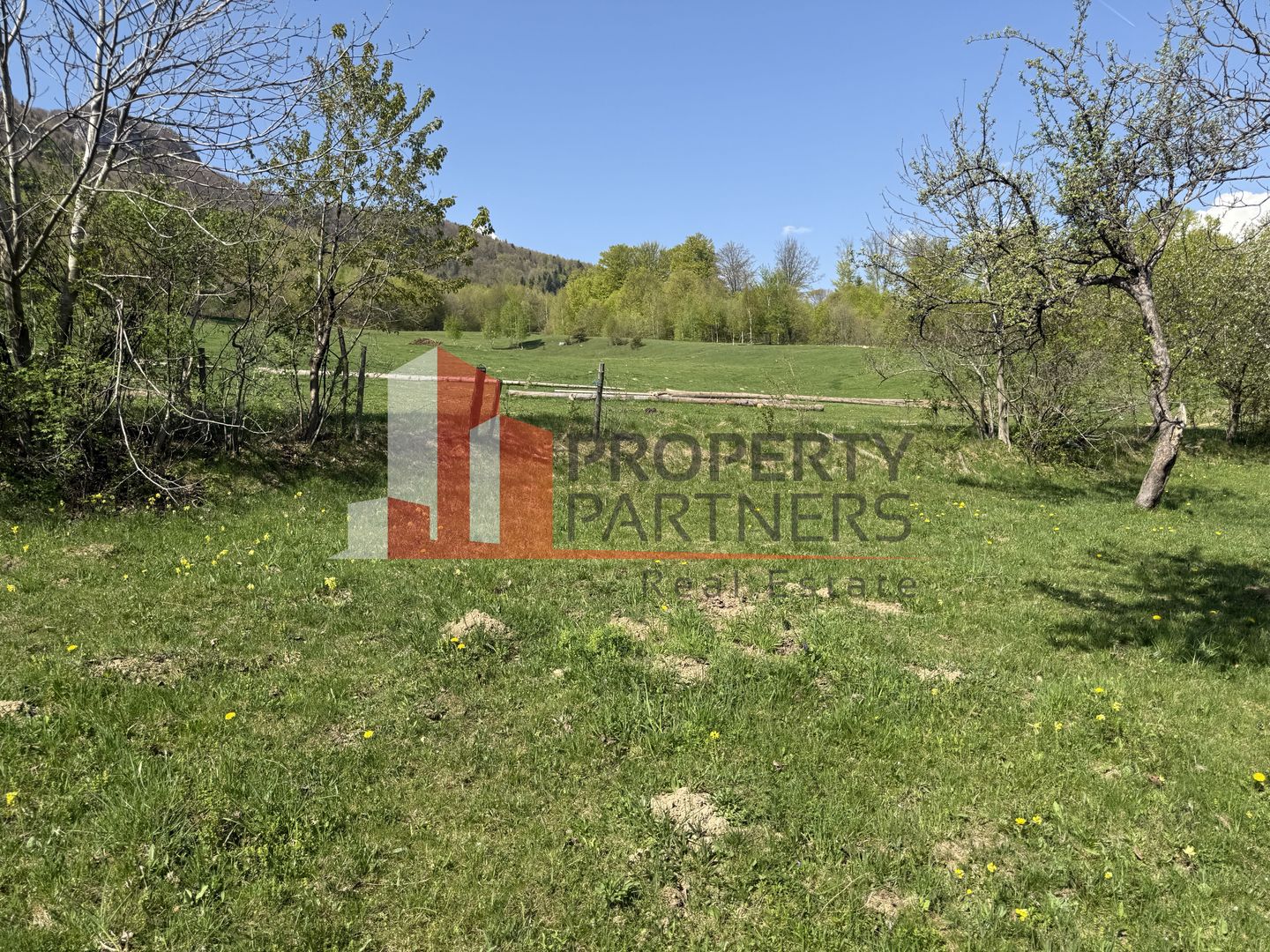 Terenuri Bran - Predelut  Priveliște către Bucegi și Postăvaru - Poză 6