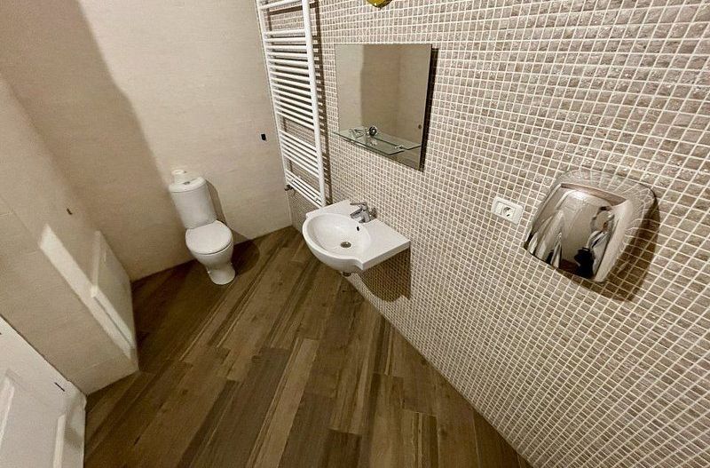 Spatiu birou in cladire istorica restaurata - Poză 14