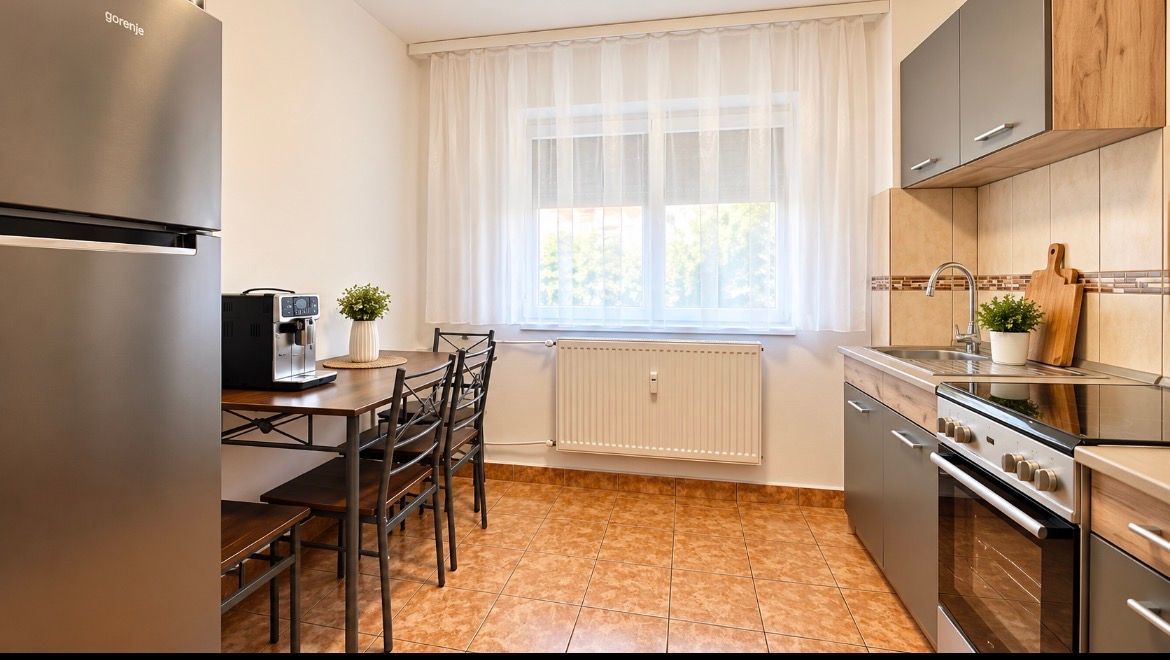 Apartament 3 camere, Rogerius, Etaj intermediar - Poză 4