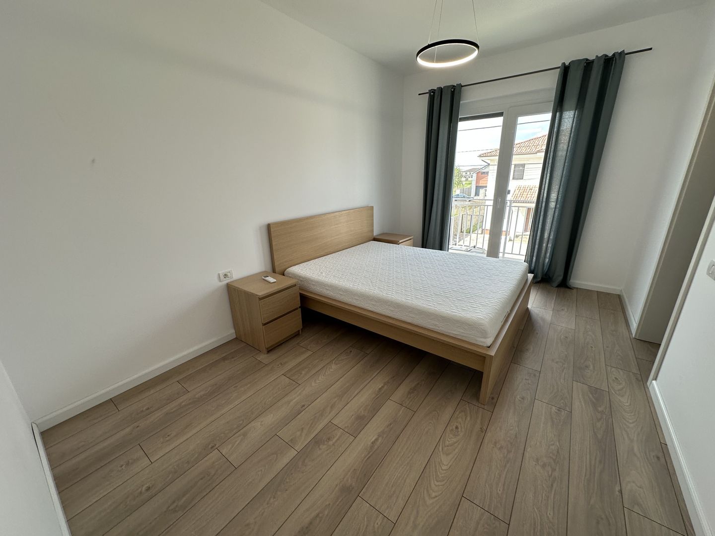 Duplex despărtit  prin garaj zona Ikea - Poză 15