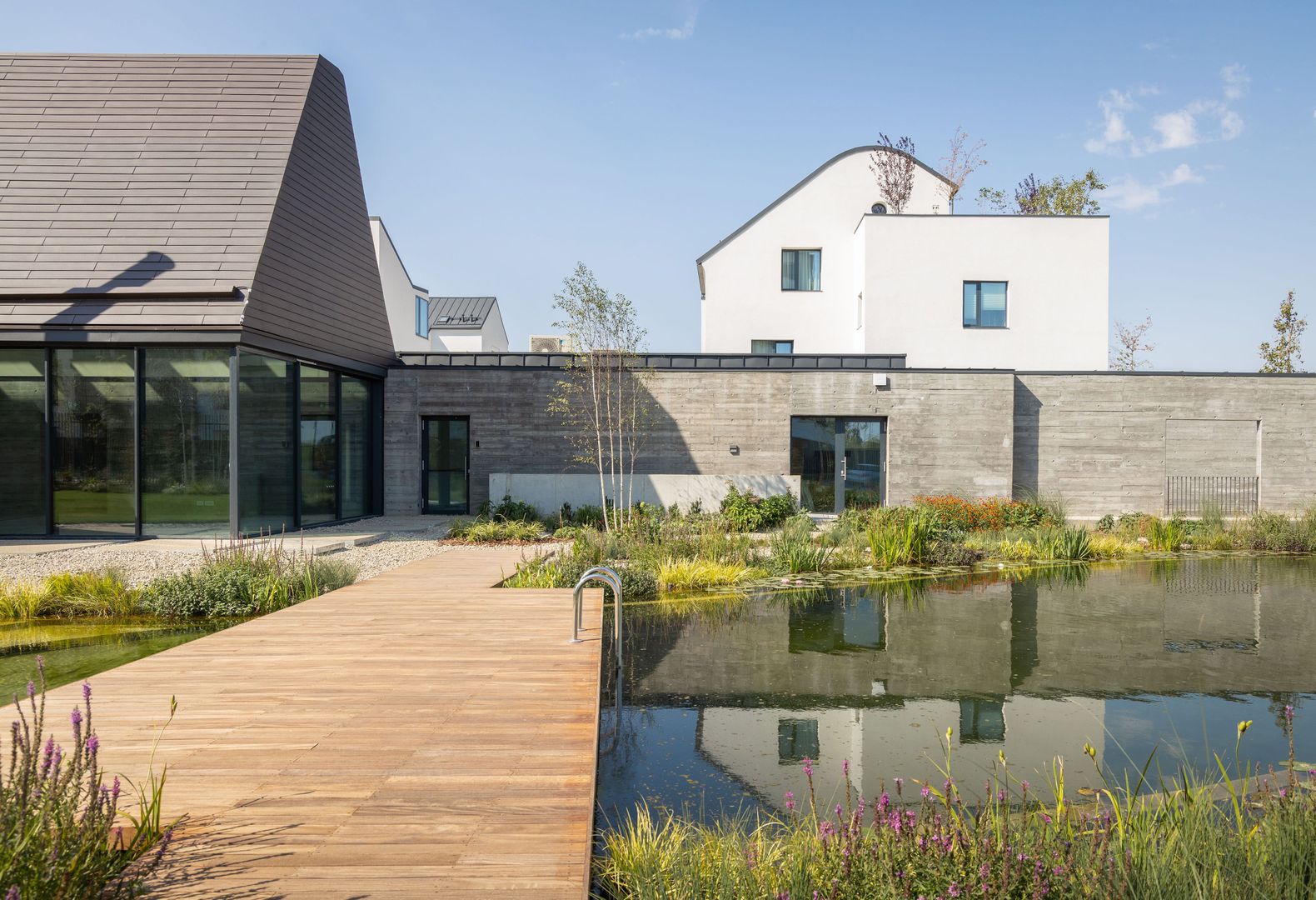 Avalon Estates - Poză 1