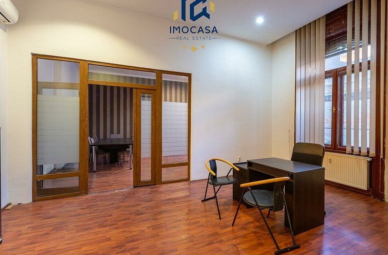 De inchiriat etaj-ul 1 din Palatul Bohus Arad cu o suprafata generoasa - Poză 7