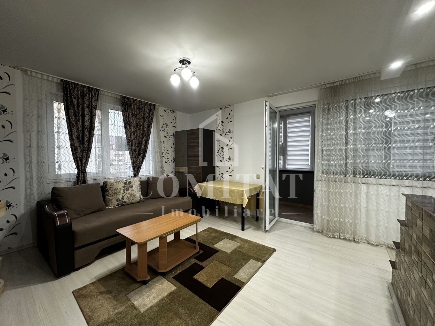 Apartament la etaj intermediar | 2 camere | Zona Str Porii - Poză 2