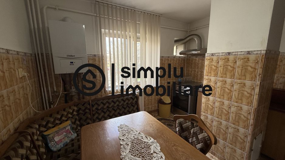3 decomandate, etaj 2/4, centrala termica, Rovine - 157 000 Euro - Poză 21
