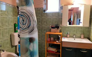 Casa cu 3 apartamente în Dumbravita aproape de pădure - Poză 15