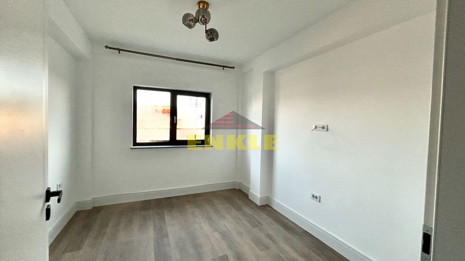 De vanzare, apartament cu 3 camere, zona Centrala - Poză 4