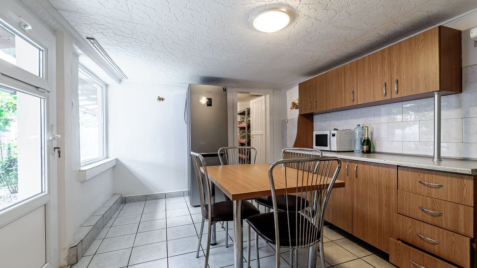 Vandut Casa cu teren generos la pret de apartament in Gradiste - Poză 8