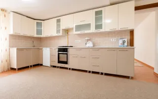 Casă 210 m² cu 5 dormitoare și teren 10 ari – Euroreparație | Drochia, str. Grigore Ureche - Poză 13