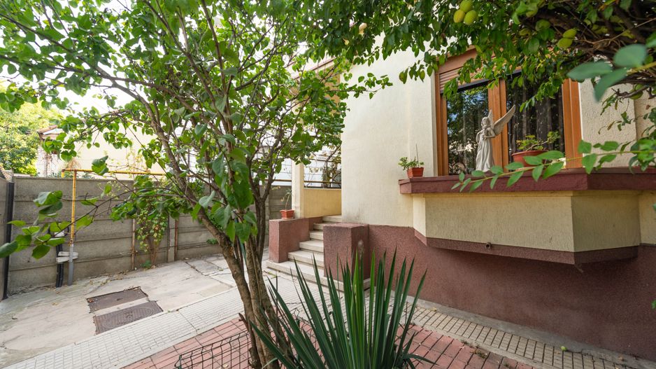 Casa de vanzare, 138 mpu, 244 teren, curte, garaj, Cartierul Domenii - Poză 34