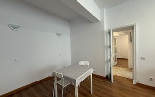 De inchiriat apartament 2 camere vedere Bd Magheru recent renovat - Poză 5