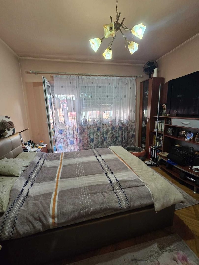BRASADAS vinde ap 4 cam etaj 8 Centru Nou. - Poză 2