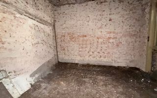 Apartament in Casă 2 camere Teren 100 mp / Str. 1 Dec. 1918 - Carei - Poză 9