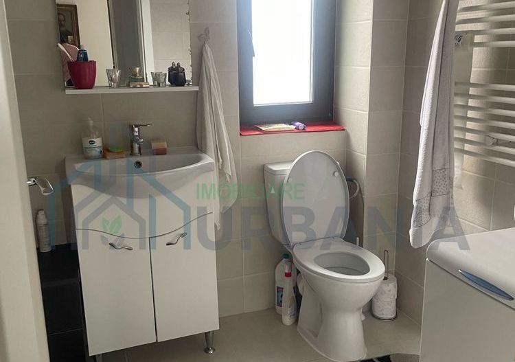 Inchiriez Apartament 3 camere, decomandat+gradinuta si loc parcare - Poză 5