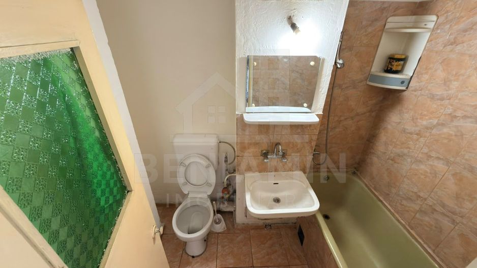 Garsoniera decomandata zona Sucpi Electroputere etaj 2 centrala - Poză 4