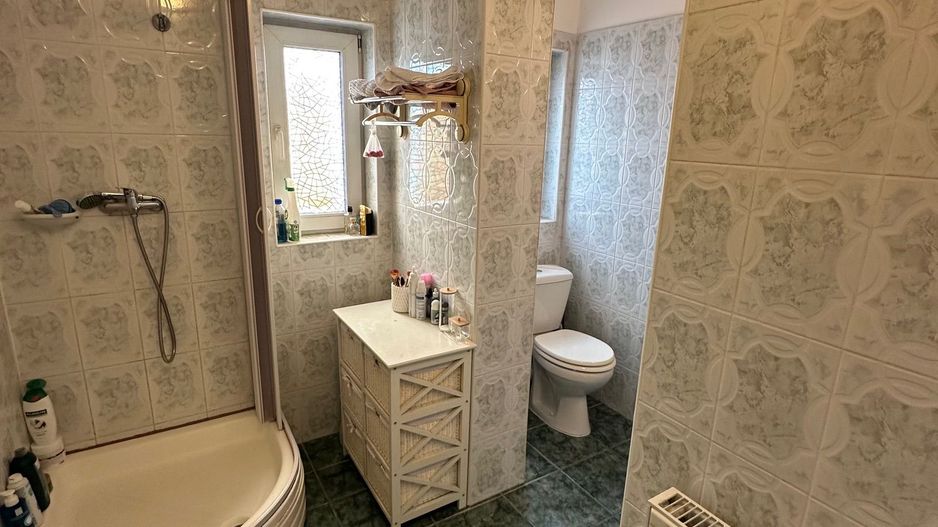 Casă / Vilă cu 5 camere zona Lunei - Poză 32