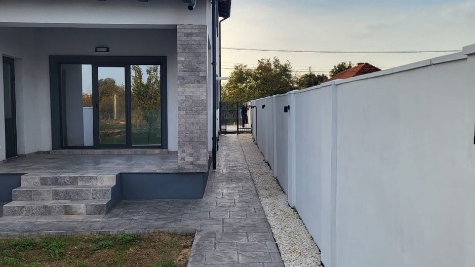 1\2 Duplex Utvin P+E,5 Camere,2 Bai,Toate Utilitatile - Poză 3