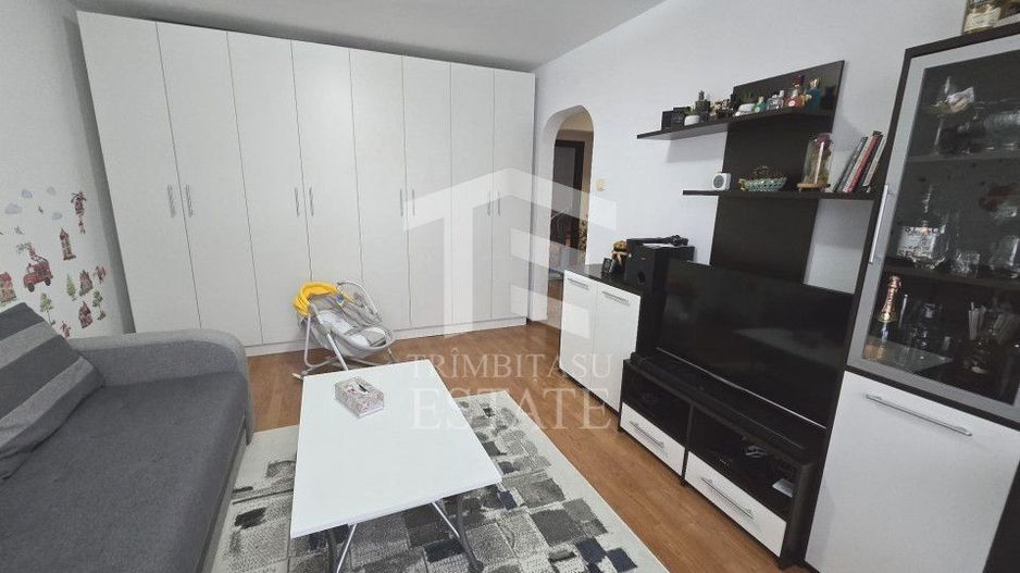 INEL I - Apartament cu centrala pe gaz, loc de parcare si pod de 60 mp - Poză 4