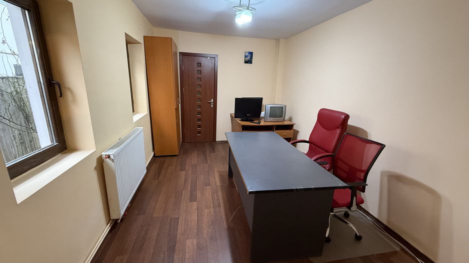 Spațiu de închiriat in vila - 2 camere +birou și curte, Campina - Poză 3