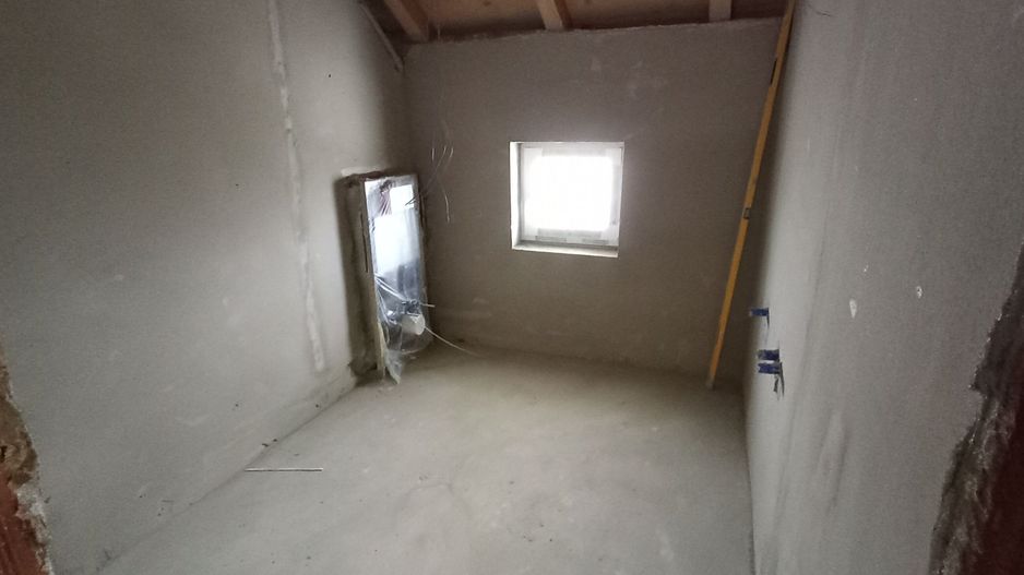 Sanandrei Duplex cu 4 Camere, Drum Asfaltat, Toate Utilitatiile - Poză 8