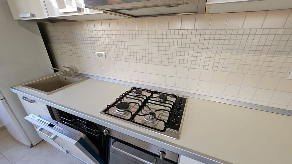 Apartament superb 3 camere, Cartierul Francez, terasă, 2 parcări subterane - Poză 11