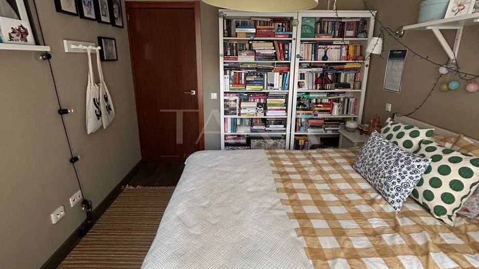 Apartament cu 2 camere, demisol înalt, cu balcon și parcare. - Poză 5