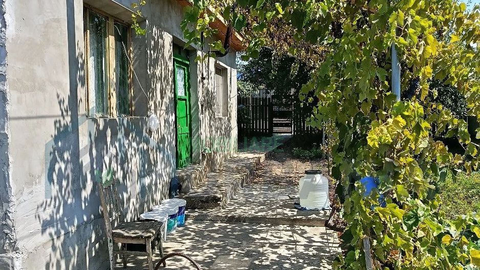 Casă construită în 1975, teren 450 mp, Sarca - Poză 5