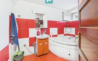 Casă cu 4 camere în Chișineu Criș - Poză 7