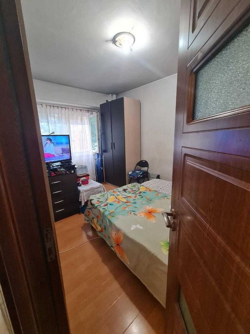 Vanzare Apartament 3 camere, 66 mp , parter, bloc reabilitat, Parcul Sebastian - Poză 3