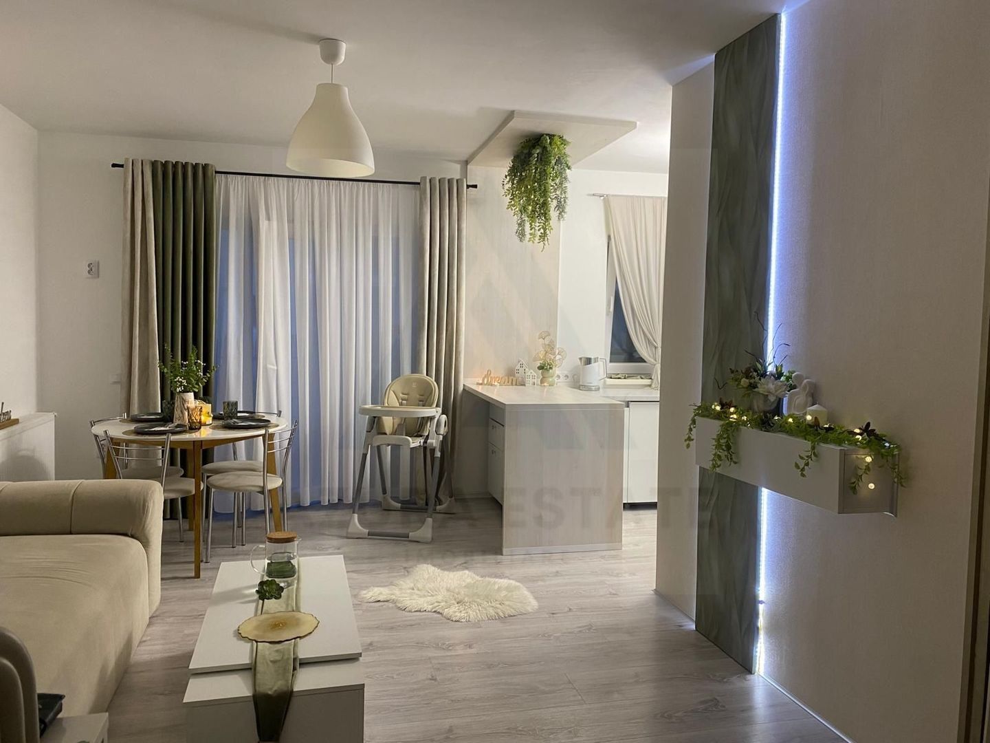 Apartament 2 camere 50 mp utili etaj 2 balcon si parcare Selimbar - Poză 1