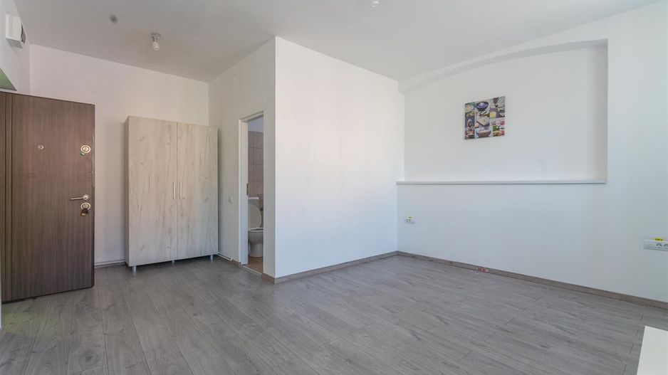 Casa cu spatiu comercial si 9 camere in zona istorica a Brasovului - Poză 9